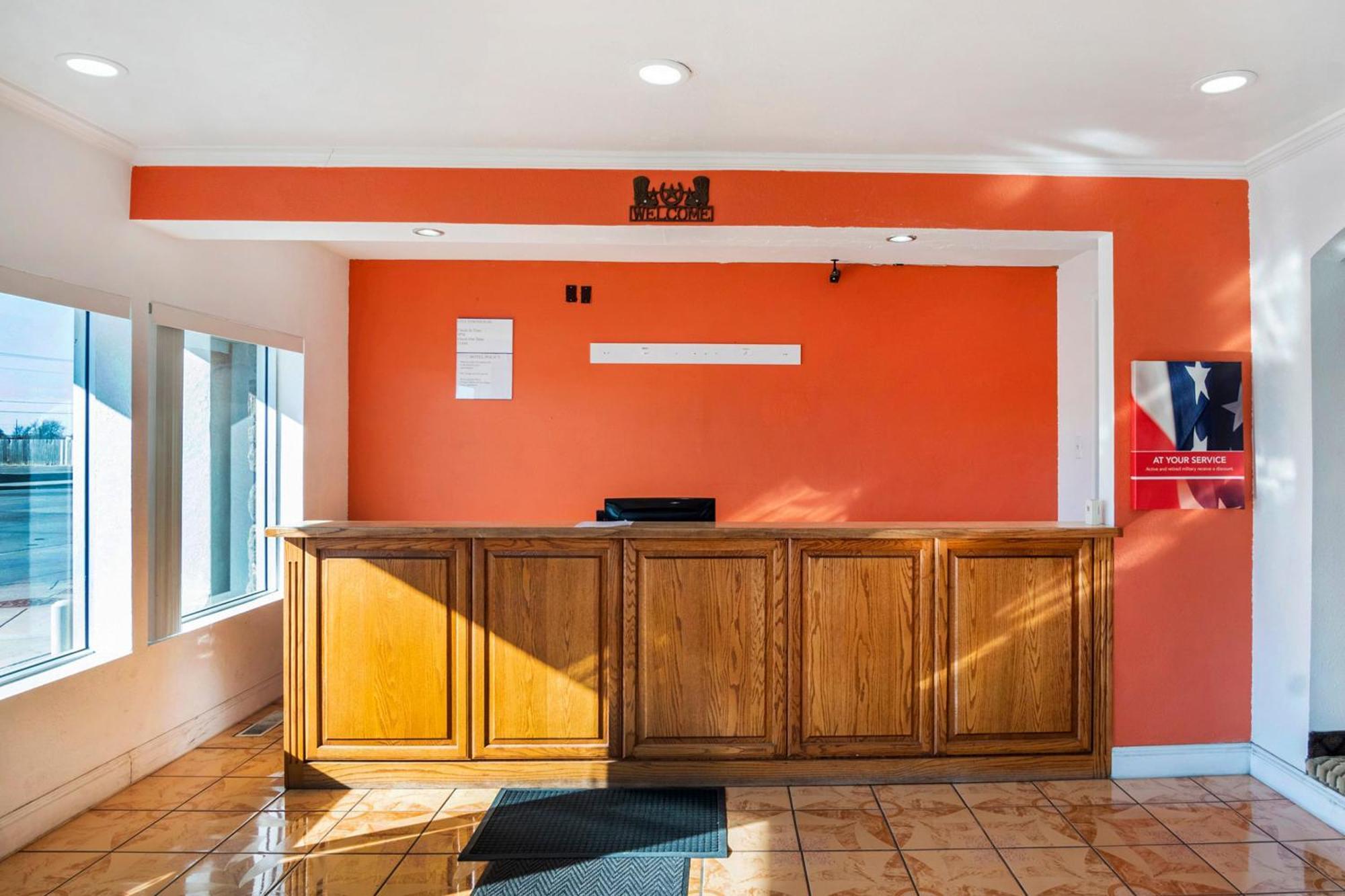 Oyo Townhouse Dodge City Ks Exterior foto